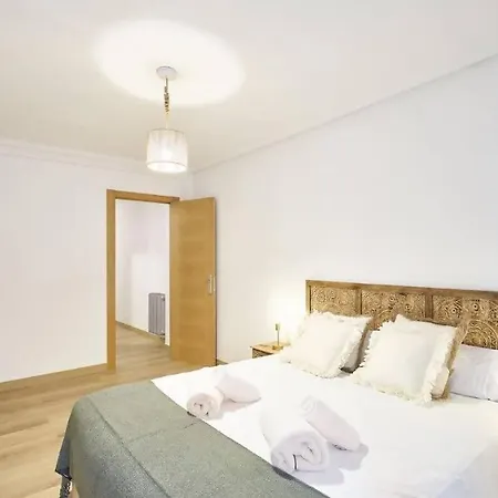 Torre De La Clerecia Centro Apartment